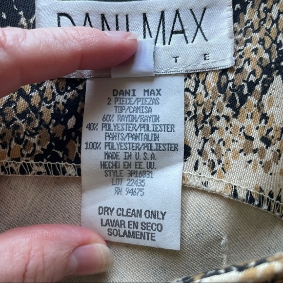 Vintage Lined Animal Print Tank Top with Back Zip-Up - Picture 8 of 10